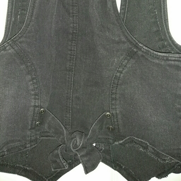 Vest - Picture 3 of 3